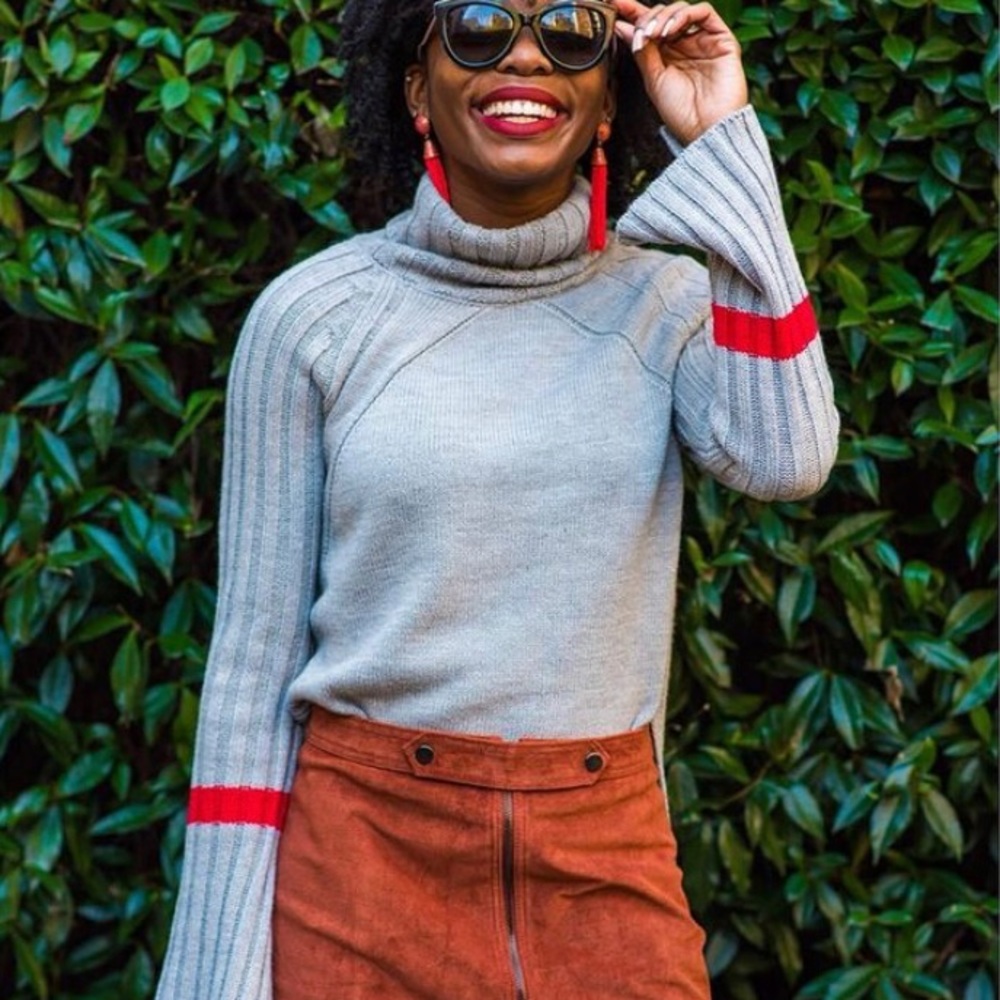 Grey turtleneck